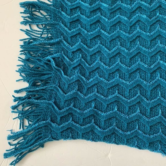 Women’s Beautiful Scarf Worn Once Teal Blue Fringe Sequins Soft GORGEOUS - Picture 2 of 6